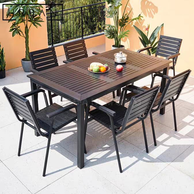 CARDI Modern Outdoor Table & Chairs