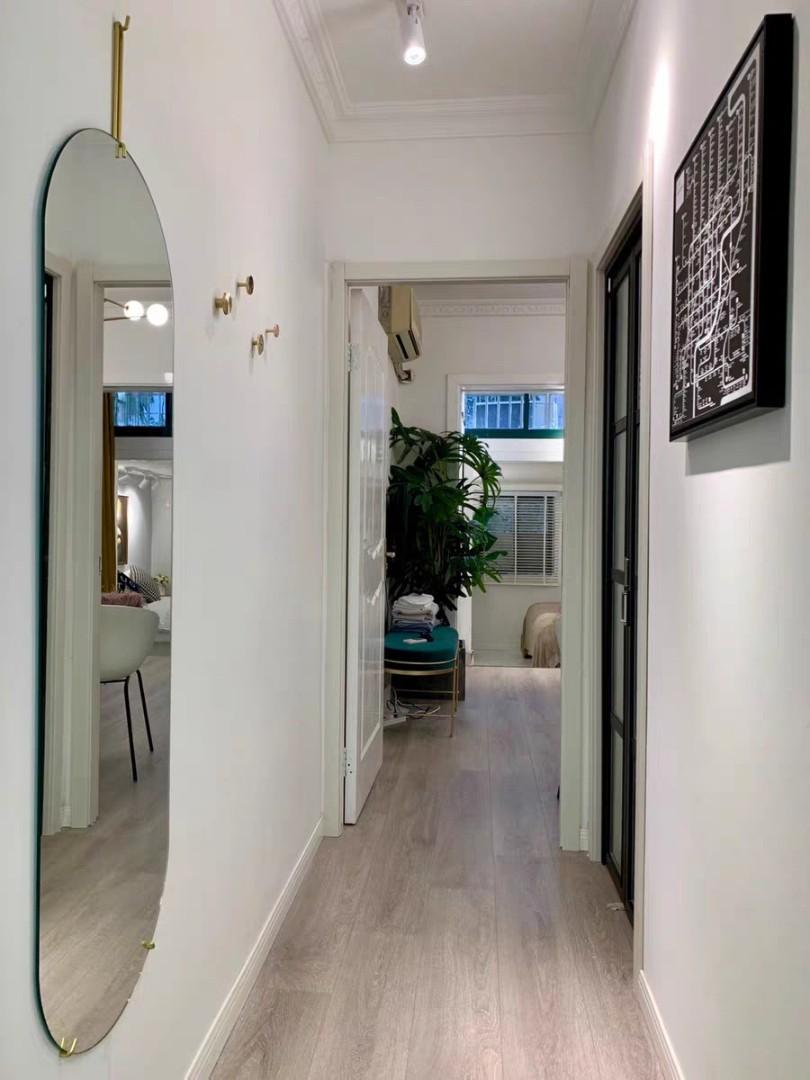 LOTTIE Minimalist Wall Mirror