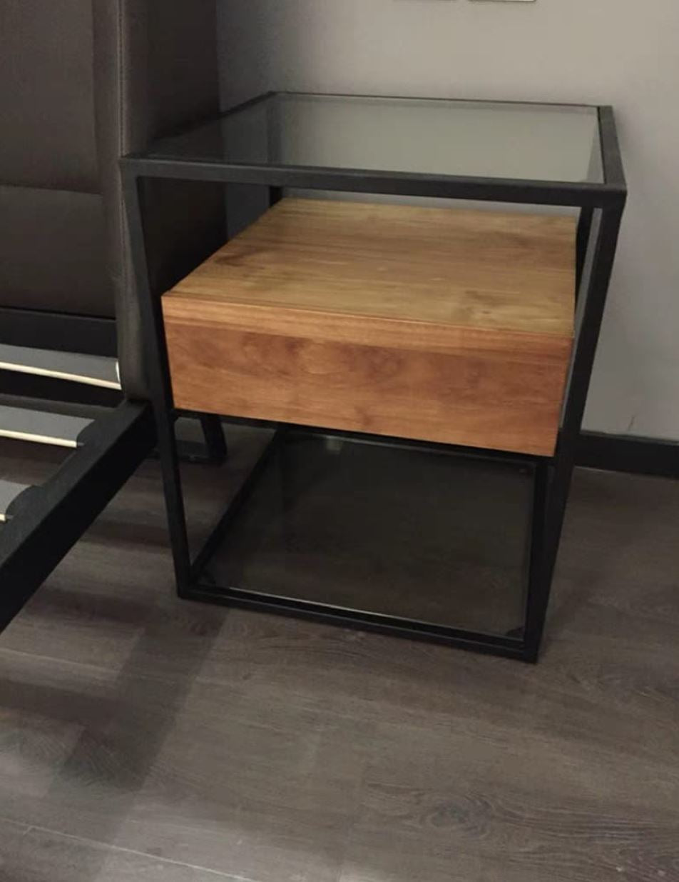 (Clearance) NIELSON Mixed Element Side Table