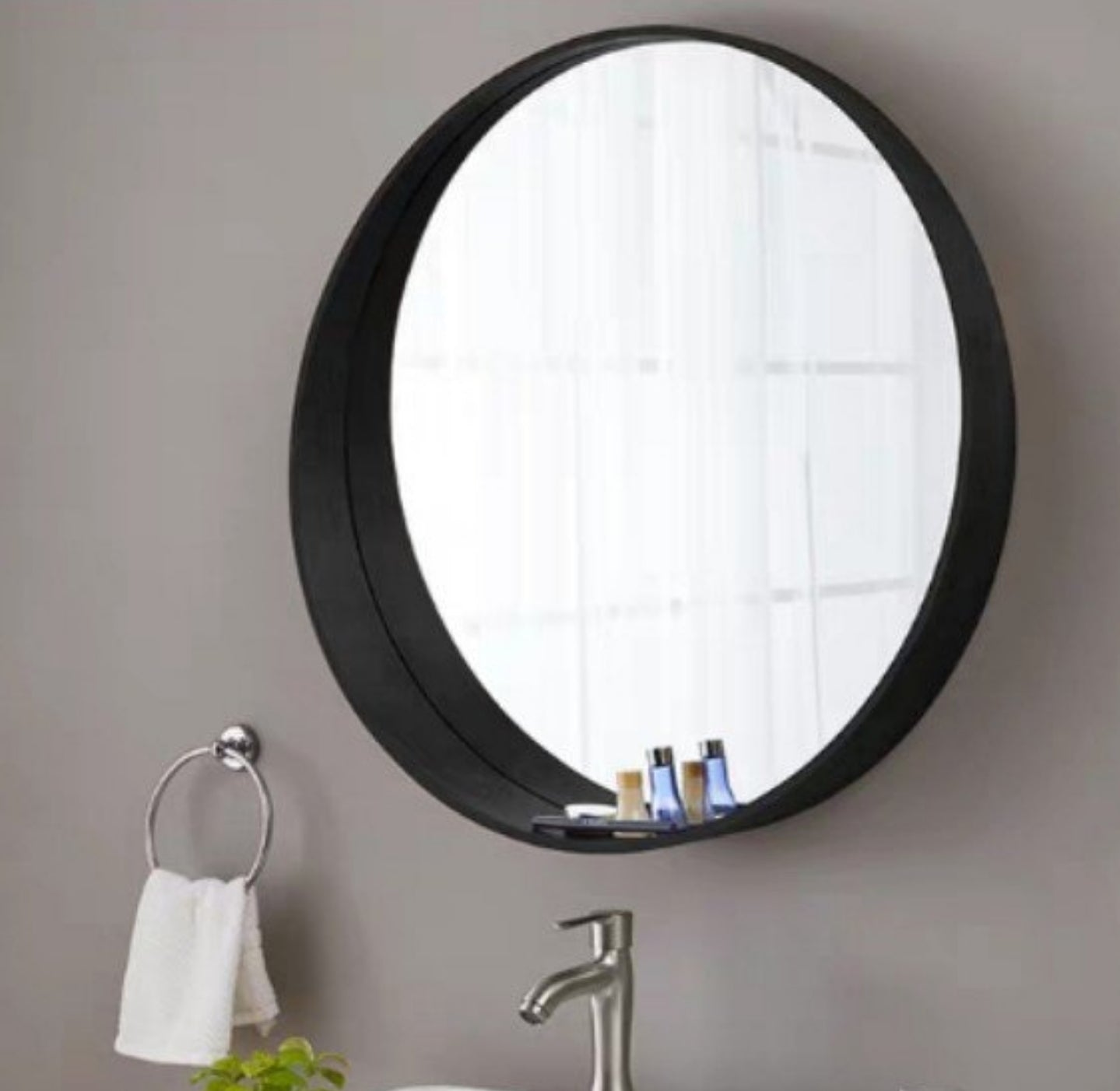 (Clearance) HARLET Solid Wood Round Wall Mirror