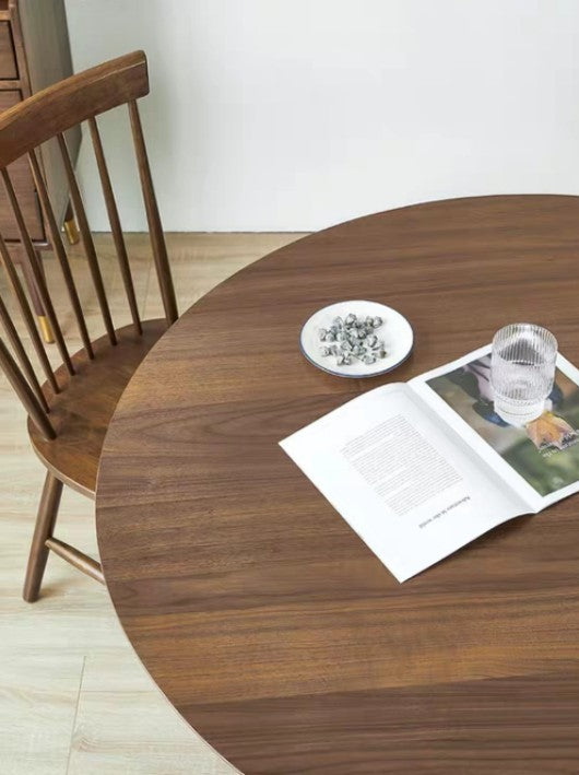 HACKEN Solid Wood Wishbone Round Dining Table