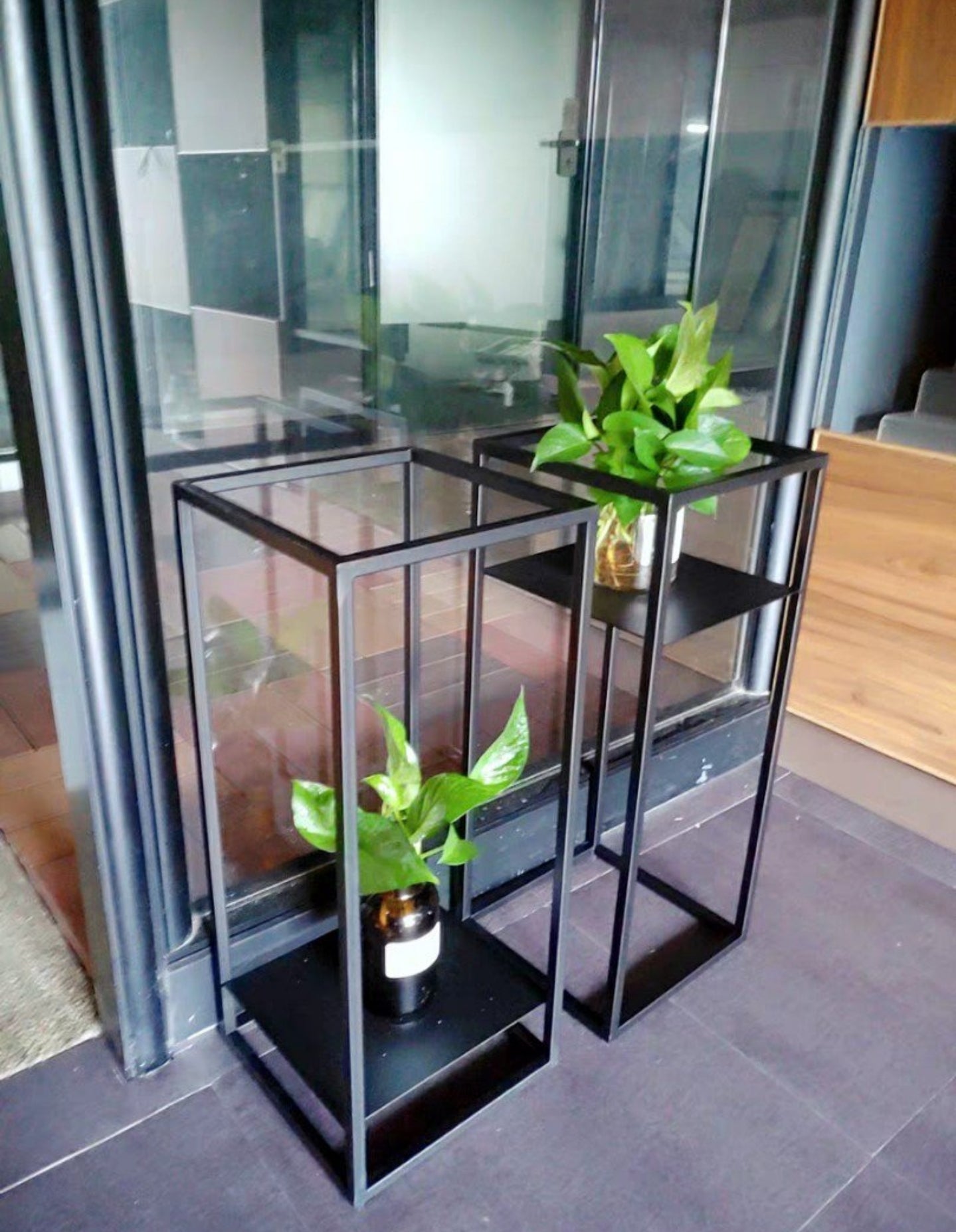 NOAH Minimalist Wireframe Metal Planter